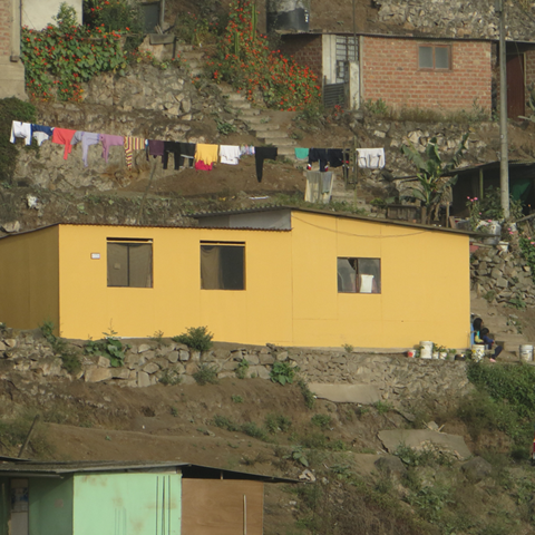 Etex en Techo werken samen om de levensomstandigheden van kansarme gezinnen in Peru te verbeteren