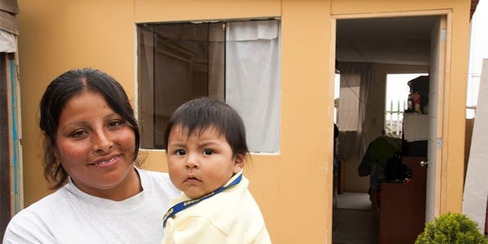 New homes… and hope for single mothers in Peru1/4